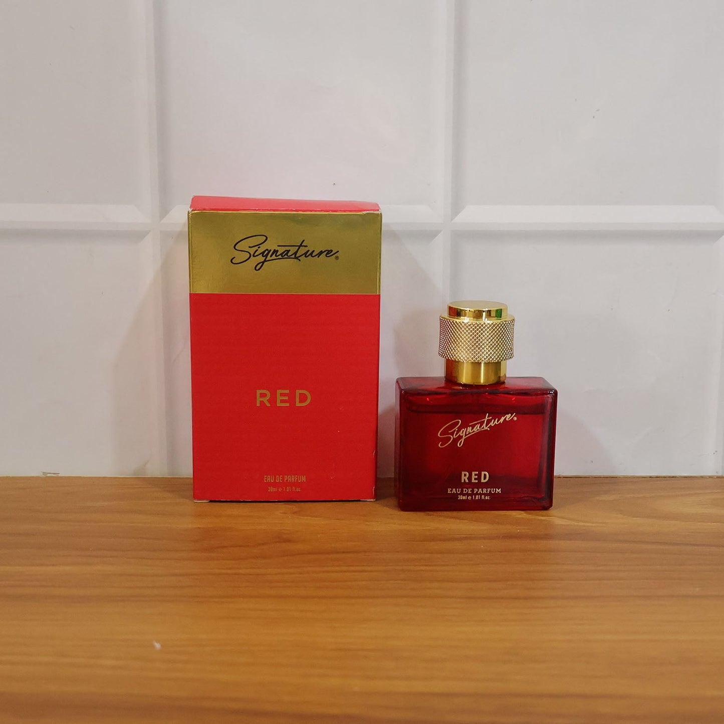 compact 30 ml red perfume bottle design