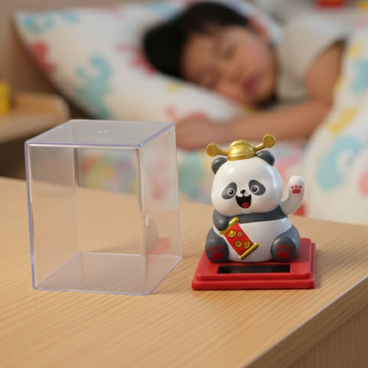 Automatic hand moving panda decor